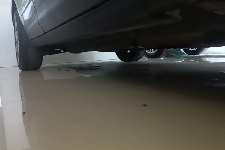Used Cadillac XT5 2020 28T Luxury Version Right Side Sill