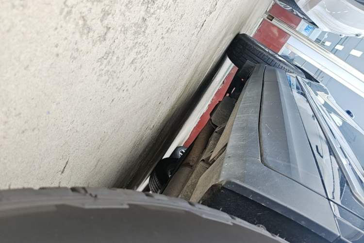 Used Cadillac XT5 2020 Revised Version 28T Luxury Edition Right Side Sill