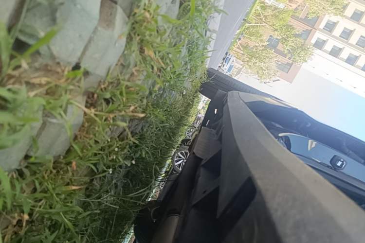 Used Cadillac XT5 2020 28T Luxury Version Right Side Sill