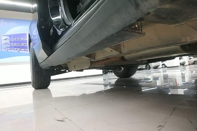 Used Cadillac XT5 2020 28T Tech Edition Right Side Sill