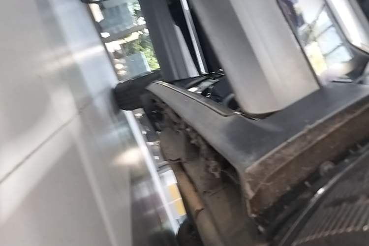 Used Cadillac XT5 2020 28T Luxury Version Right Side Sill