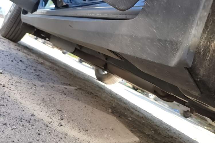 Used Cadillac XT5 2020 28T Luxury Version Right Side Sill