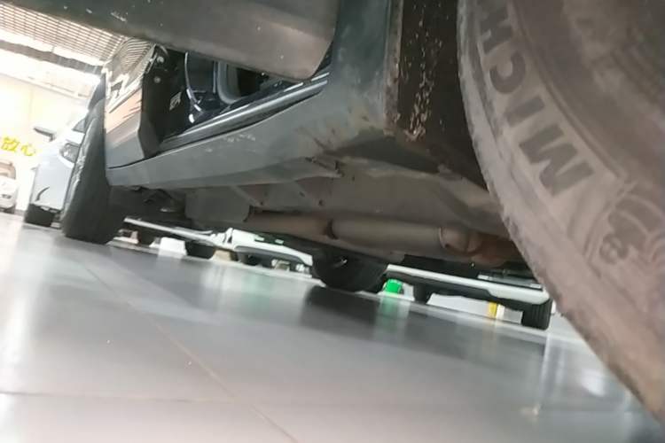 Used Cadillac XT5 2020 Revised Version 28T Luxury Edition Right Side Sill