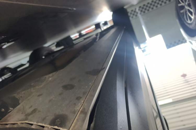 Used Cadillac XT5 2020 Revised Version 28T Four-Wheel Drive Luxury Edition Right Side Sill