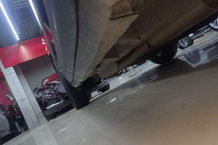 Used Cadillac XT5 2020 28T Luxury Version Right Side Sill