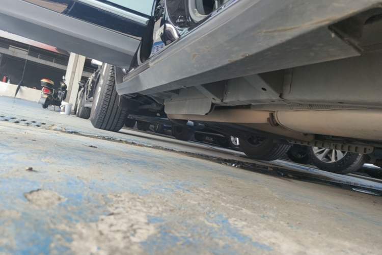 Used Cadillac XT5 2020 28T Luxury Version Right Side Sill