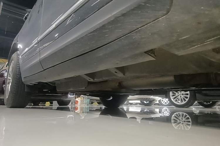 Used Cadillac XT5 2020 Revised Version 28T Luxury Edition Right Side Sill