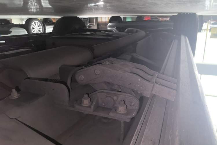 Used Cadillac XT5 2020 28T Luxury Version Right Side Sill