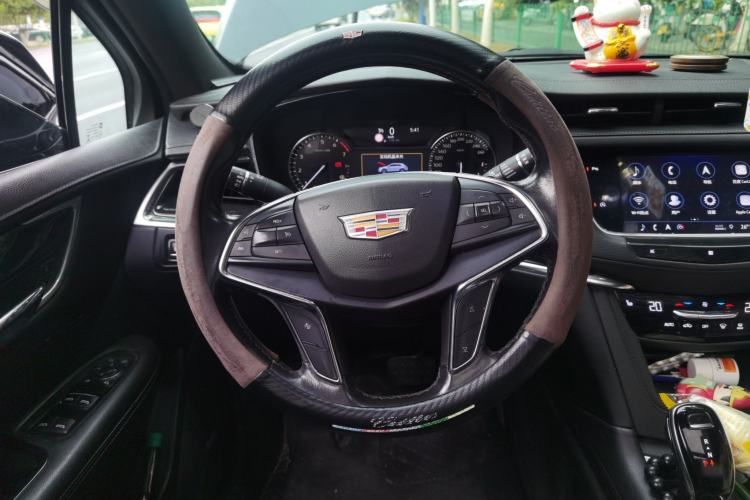 Used Cadillac XT5 2020 28T Luxury Version Steering Wheel