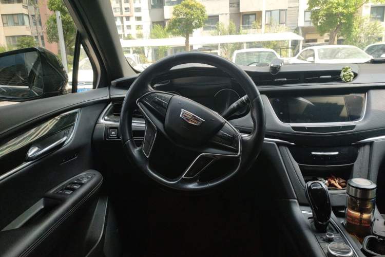 Used Cadillac XT5 2020 Revised Version 28T Luxury Edition Steering Wheel