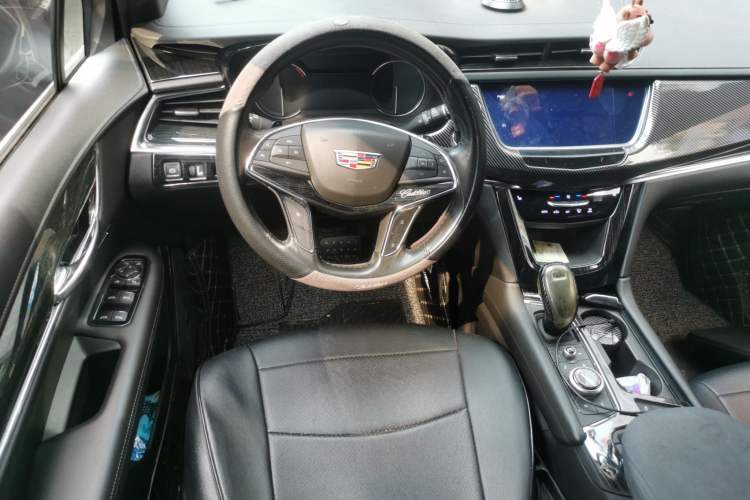 Used Cadillac XT5 2020 28T Luxury Version Steering Wheel