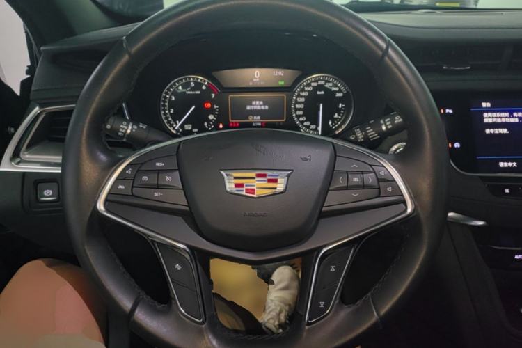 Used Cadillac XT5 2020 28T Tech Edition Steering Wheel