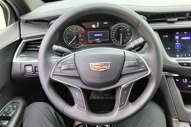Used Cadillac XT5 2020 28T Luxury Version Steering Wheel