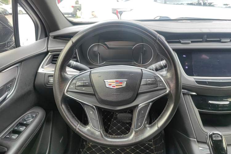 Used Cadillac XT5 2020 28T Tech Edition Steering Wheel