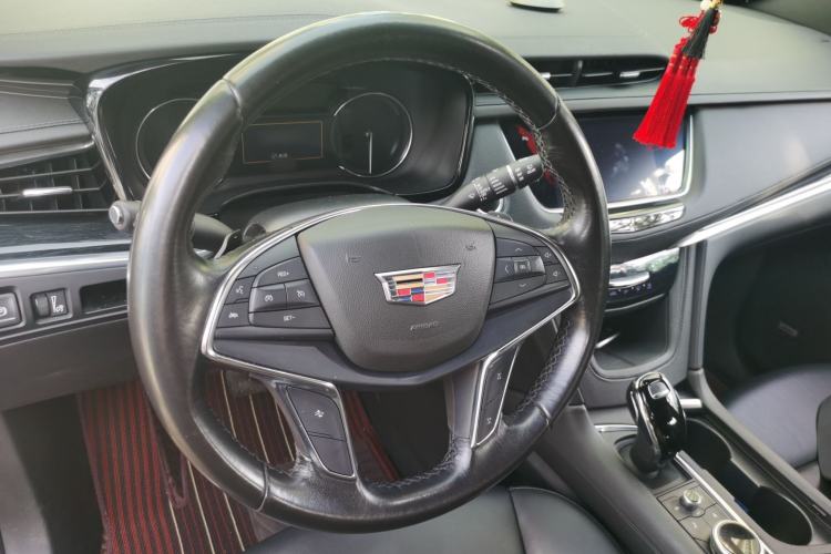 Used Cadillac XT5 2020 28T Luxury Version Steering Wheel