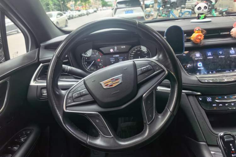 Used Cadillac XT5 2020 28T Luxury Version Steering Wheel
