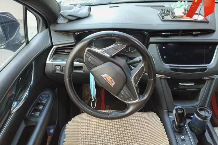 Used Cadillac XT5 2020 28T Luxury Version Steering Wheel