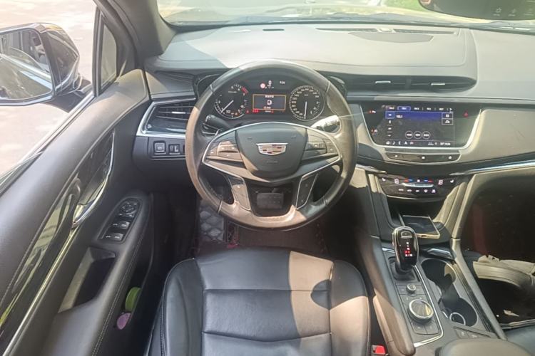 Used Cadillac XT5 2020 28T Luxury Version Steering Wheel