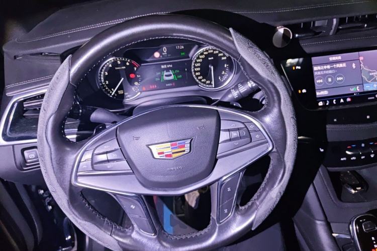 Used Cadillac XT5 2020 28T Luxury Version Steering Wheel