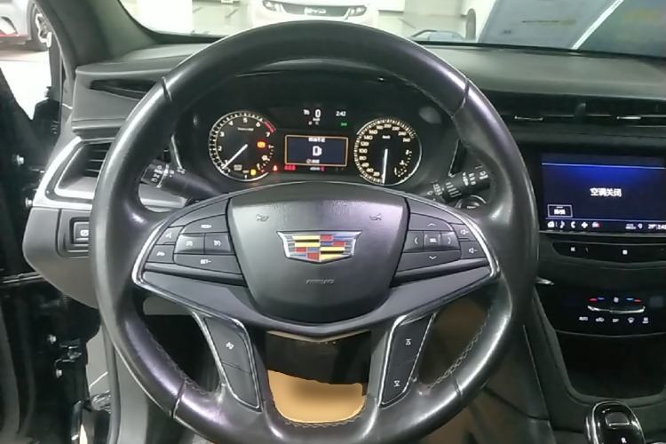 Used Cadillac XT5 2020 28T Tech Edition Steering Wheel