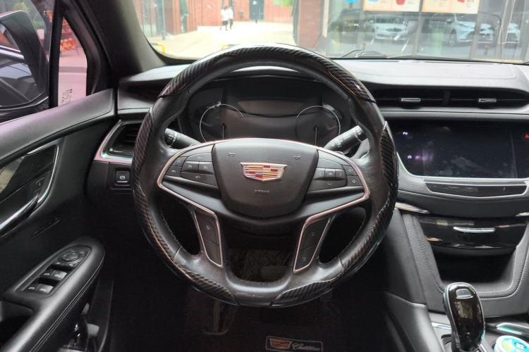 Used Cadillac XT5 2020 28T Luxury Version Steering Wheel