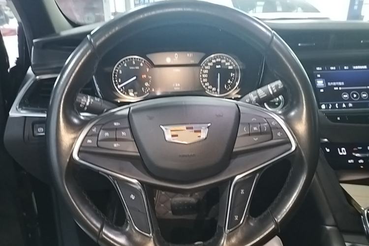 Used Cadillac XT5 2020 28T Luxury Version Steering Wheel