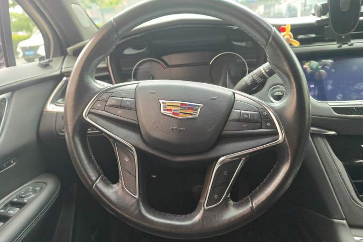 Used Cadillac XT5 2020 28T Luxury Version Steering Wheel