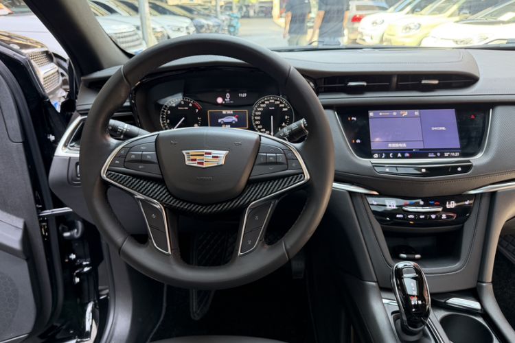 Used Cadillac XT5 2020 28T Luxury Version Steering Wheel