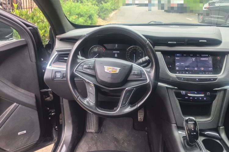 Used Cadillac XT5 2020 28T Tech Edition Steering Wheel