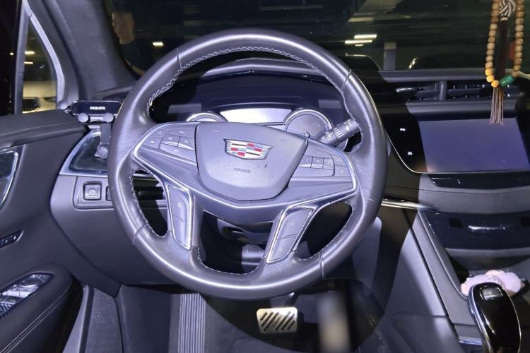 Used Cadillac XT5 2020 28T Luxury Version Steering Wheel