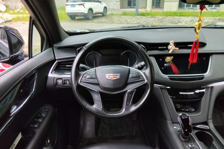 Used Cadillac XT5 2020 28T Luxury Version Steering Wheel