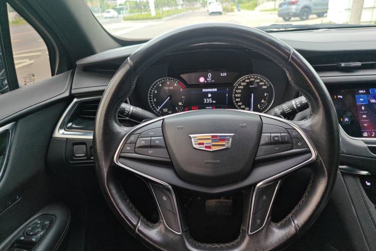 Used Cadillac XT5 2020 28T Luxury Version Steering Wheel