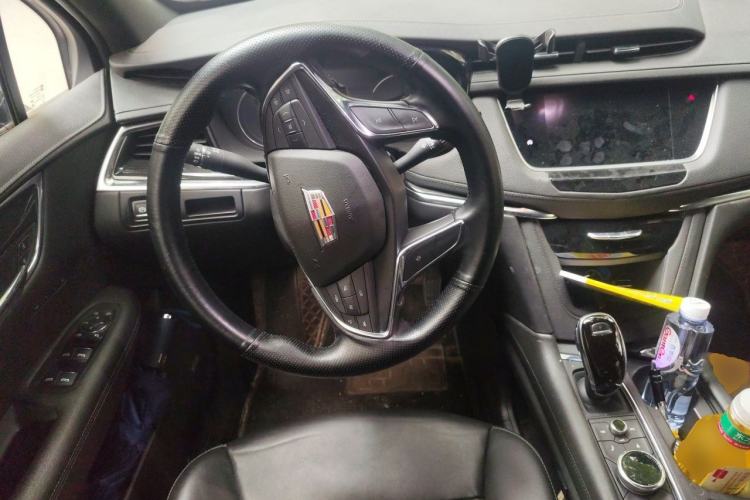 Used Cadillac XT5 2020 28T Luxury Version Steering Wheel