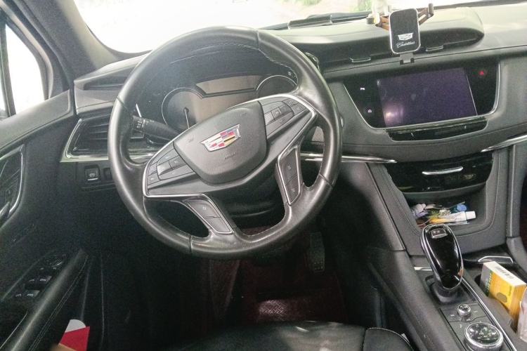 Used Cadillac XT5 2020 28T Luxury Version Steering Wheel