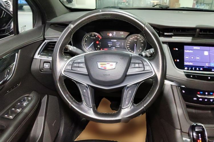 Used Cadillac XT5 2020 28T Luxury Version Steering Wheel