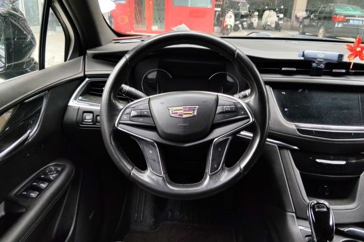 Used Cadillac XT5 2020 28T Luxury Version Steering Wheel