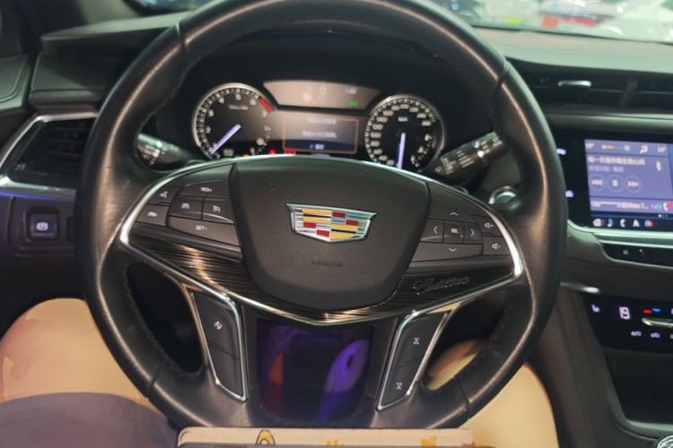 Used Cadillac XT5 2020 28T Luxury Version Steering Wheel