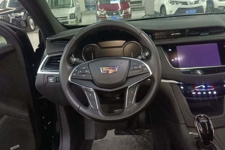 Used Cadillac XT5 2020 28T Luxury Version Steering Wheel