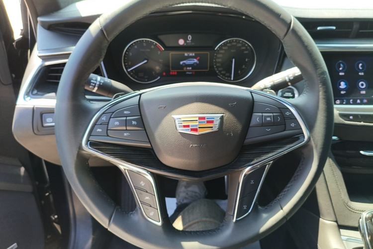 Used Cadillac XT5 2020 28T Luxury Version Steering Wheel