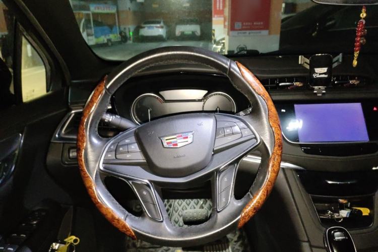 Used Cadillac XT5 2020 28T Four-Wheel Drive Luxury Version Steering Wheel