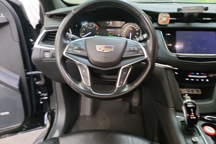 Used Cadillac XT5 2020 28T Luxury Version Steering Wheel