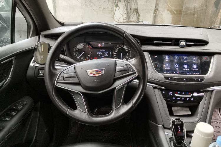 Used Cadillac XT5 2020 28T Luxury Version Steering Wheel