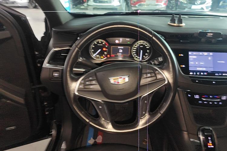 Used Cadillac XT5 2020 28T Luxury Version Steering Wheel