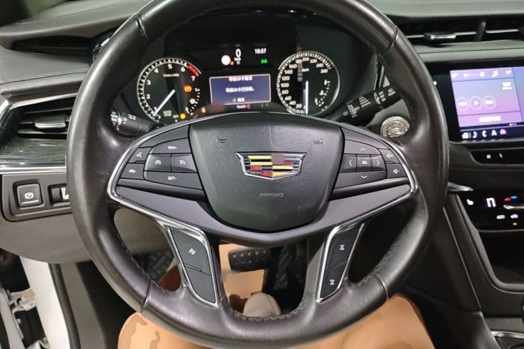 Used Cadillac XT5 2020 28T Luxury Version Steering Wheel