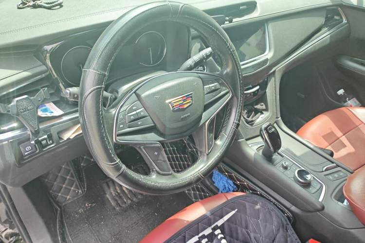 Used Cadillac XT5 2020 28T Luxury Version Steering Wheel