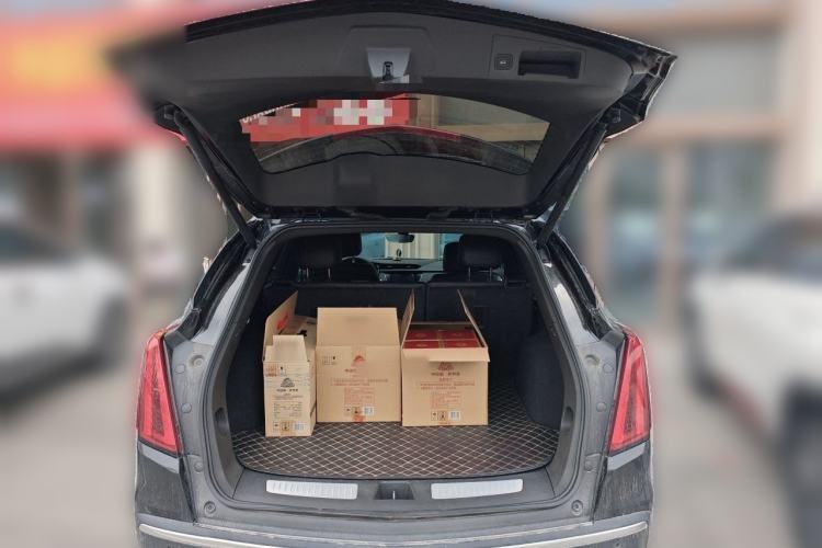 Used Cadillac XT5 2020 28T Luxury Version Trunk