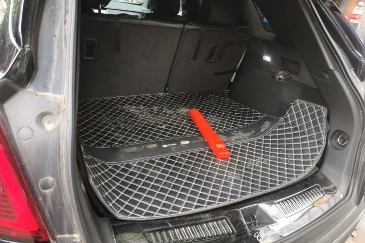 Used Cadillac XT5 2020 28T Luxury Version Trunk