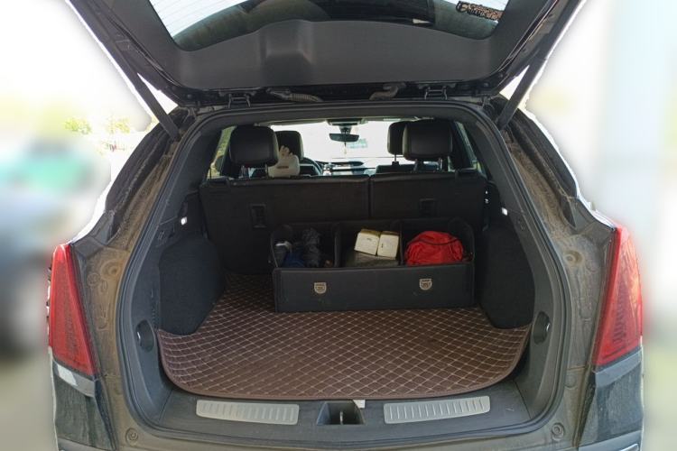 Used Cadillac XT5 2020 28T Luxury Version Trunk