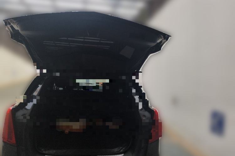 Used Cadillac XT5 2020 28T Luxury Version Trunk