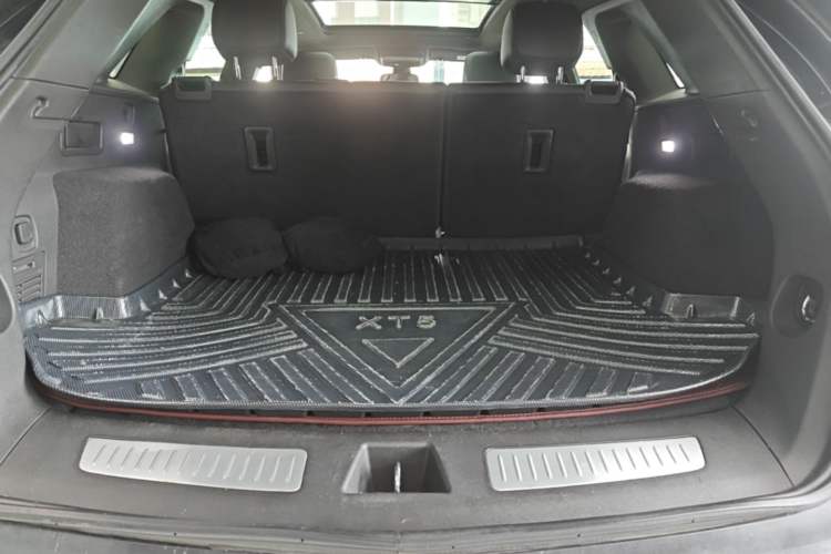 Used Cadillac XT5 2020 Revised Version 28T Luxury Edition Trunk